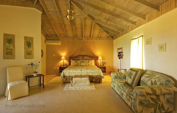 grand master bedroom of blue moon villa in silver sands jamaica
