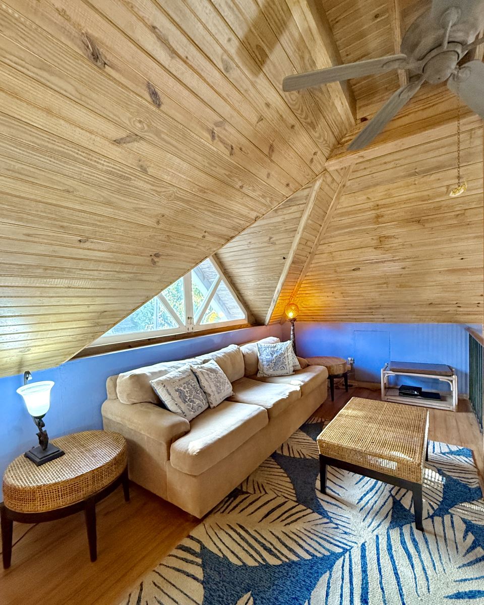 lounge area in master bedroom