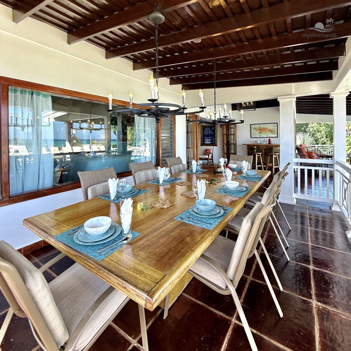 verandah dining