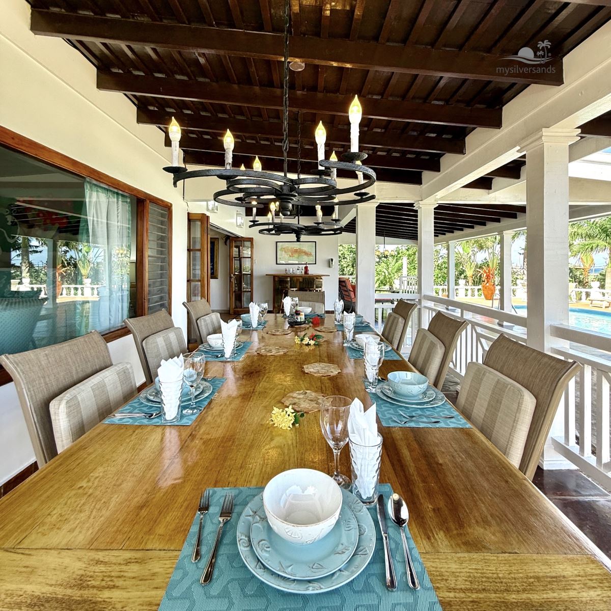 verandah dining